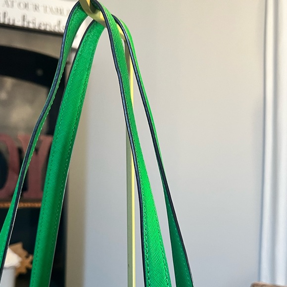 MICHAEL KORS - Vibrant Green Tote - Picture 12 of 16